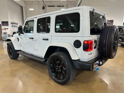 Used 2022 Jeep Wrangler Unlimited Sahara image 6