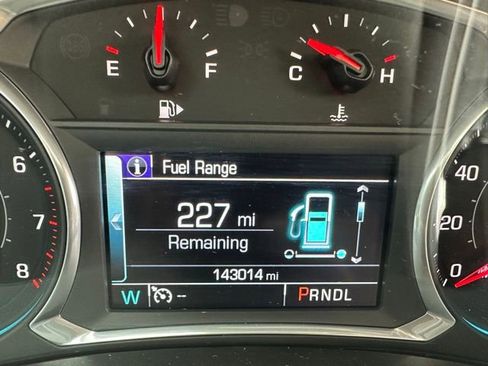 Used 2016 Chevrolet Malibu Premier w/ Driver Confidence Package FWD image 4