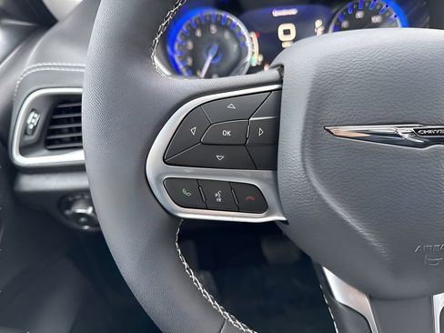 New 2026 Chrysler Pacifica Select AWD/4WD image 33