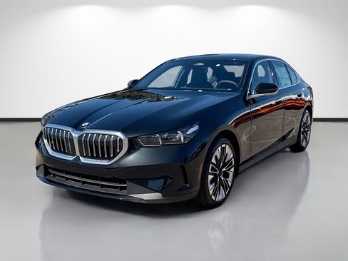 New 2026 BMW 530i RWD image 7