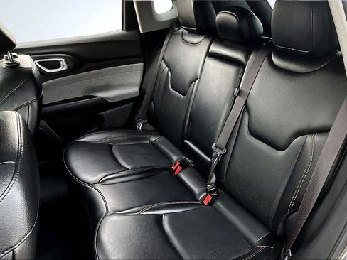 Used 2022 Jeep Compass Latitude image 25