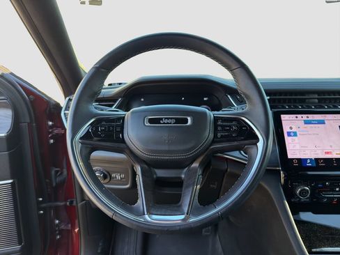 Used 2022 Jeep Grand Cherokee Overland AWD/4WD image 9