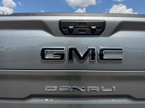 Used 2023 GMC Sierra 1500 Denali w/ Denali Carbonpro Edition AWD/4WD image 16