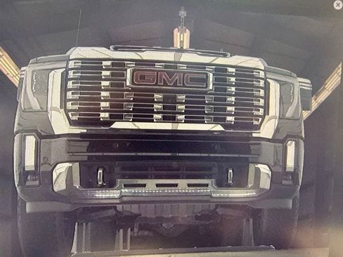 Used 2024 GMC Sierra 2500 Denali w/ Denali Reserve Package AWD/4WD image 10