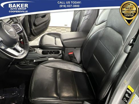 Used 2020 Jeep Wrangler Unlimited Sahara image 18