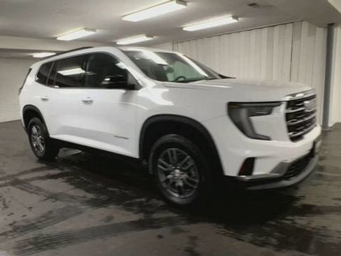 Certified 2025 GMC Acadia Elevation image 2