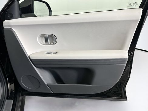 Used 2024 Hyundai Ioniq 5 SE RWD image 31