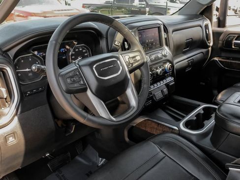 Used 2020 GMC Sierra 2500 Denali w/ Denali Ultimate Package AWD/4WD image 12