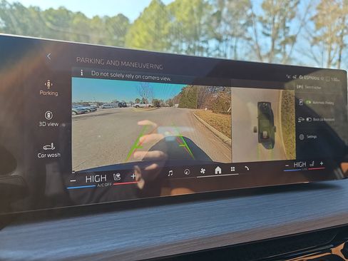 New 2026 BMW 330i Sedan w/ Premium Package image 26