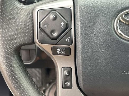 Used 2017 Toyota Tacoma SR5 w/ Tow Package AWD/4WD image 31