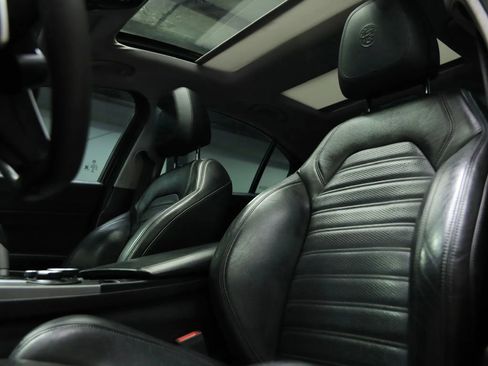 Used 2017 Alfa Romeo Giulia Ti w/ TI 19" Sport Package image 20