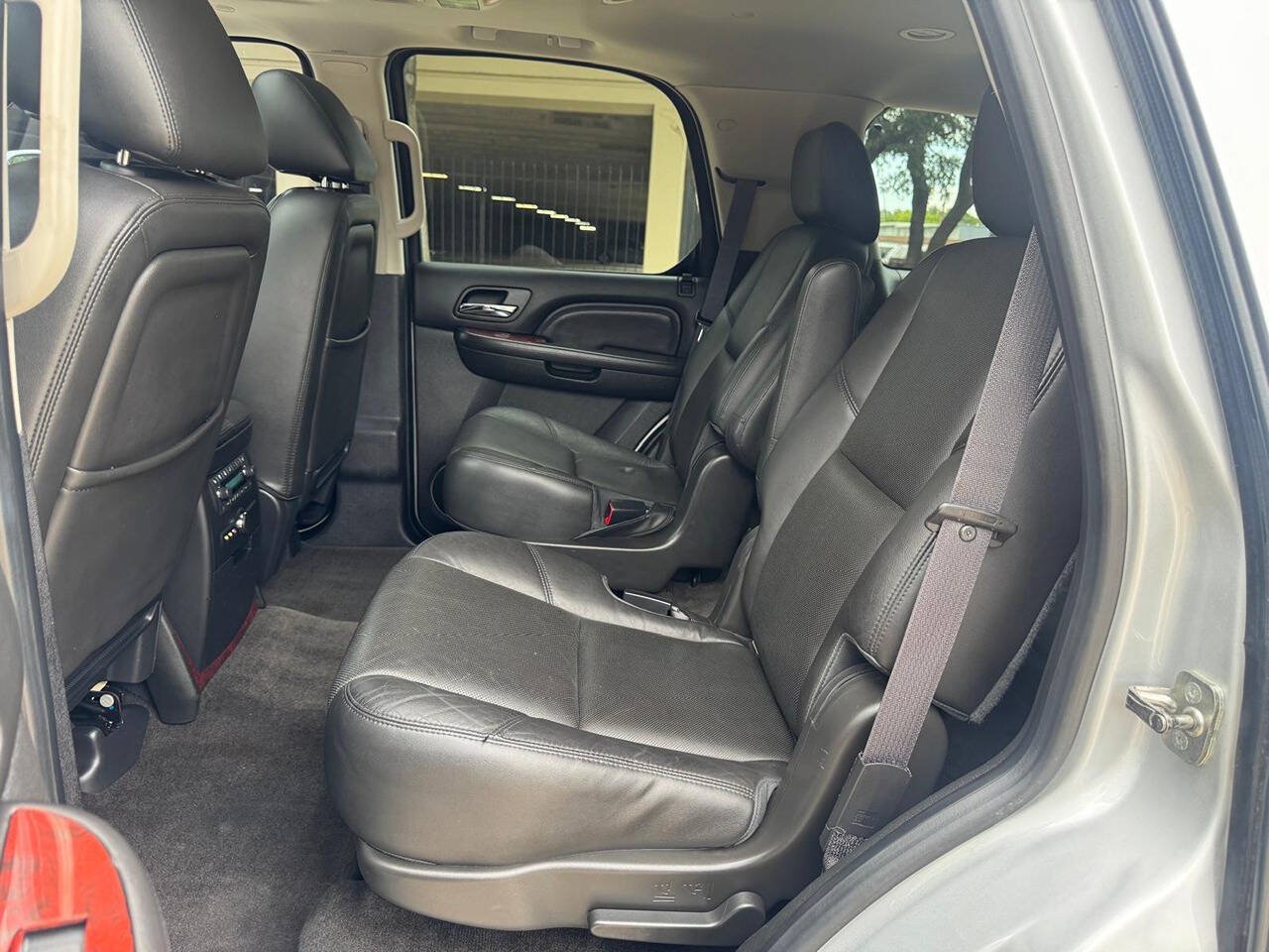 Used 2013 Cadillac Escalade Luxury RWD image 15