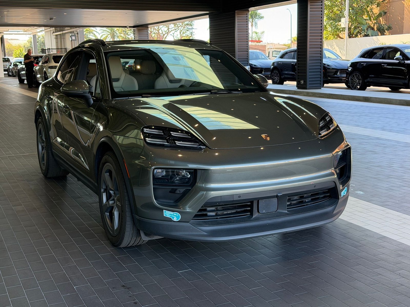 Certified 2024 Porsche Macan 4 Electric w/ Premium Package AWD/4WD image 7