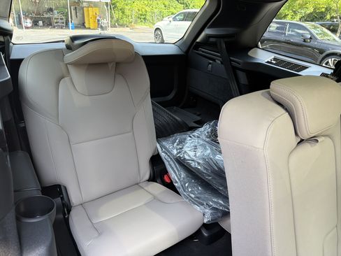 Certified 2026 Volvo XC90 B6 Plus w/ Protection Package Premier AWD/4WD image 33