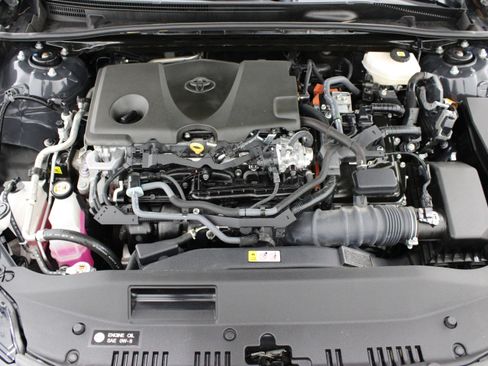 Used 2025 Toyota Camry SE FWD image 37