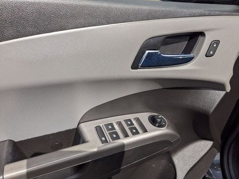 Used 2020 Chevrolet Sonic Premier FWD image 19