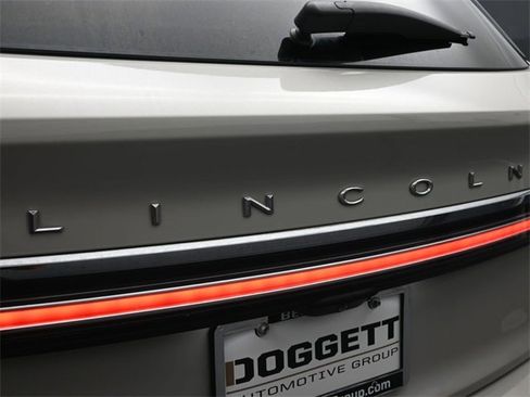 Used 2022 Lincoln Nautilus Reserve w/ Equipment Group 201A image 25