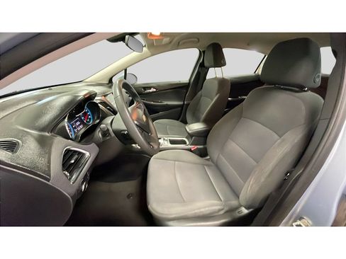 Used 2018 Chevrolet Cruze LT w/ Convenience Package FWD image 12