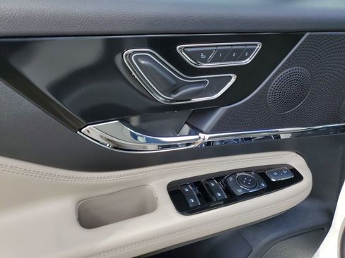 New 2026 Lincoln Corsair Reserve FWD image 19