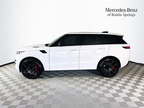 Used 2024 Land Rover Range Rover Sport SE AWD/4WD image 4