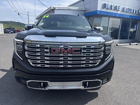 Used 2024 GMC Sierra 1500 Denali w/ Technology Package AWD/4WD image 8