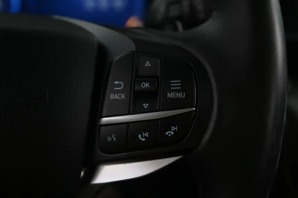 Used 2020 Ford Explorer Platinum w/ Premium Technology Package AWD/4WD image 26