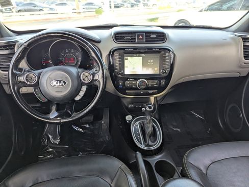 Used 2015 Kia Soul + w/ Primo Package image 16