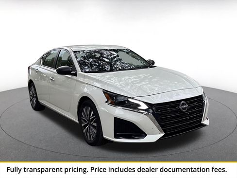Used 2025 Nissan Altima 2.5 SV FWD image 1