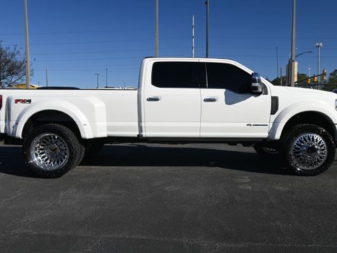 Used 2022 Ford F450 Platinum w/ FX4 Off-Road Package image 12