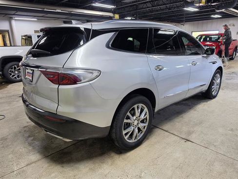 Used 2022 Buick Enclave Premium AWD/4WD image 4