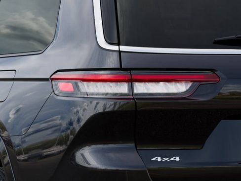 New 2025 Jeep Grand Cherokee L Overland w/ Advanced Protech Group III AWD/4WD image 10