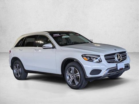 Used 2019 Mercedes-Benz GLC 300 image 3