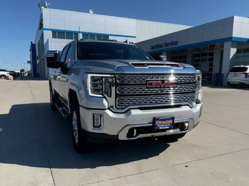 Used 2023 GMC Sierra 2500 Denali w/ Technology Package AWD/4WD image 3