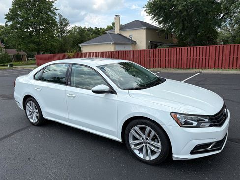 Used 2019 Volkswagen Passat 2.0T Wolfsburg FWD image 1