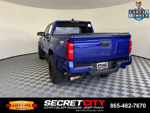 Used 2025 Toyota Tacoma TRD Sport AWD/4WD image 5