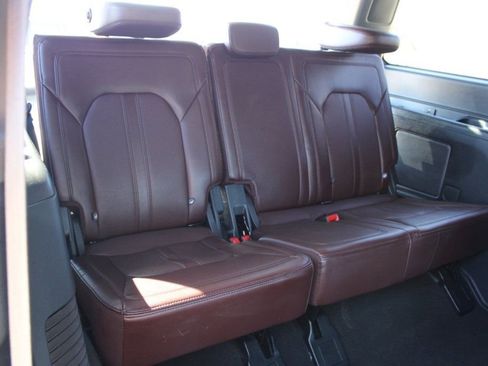 Used 2024 Ford Expedition Limited image 33