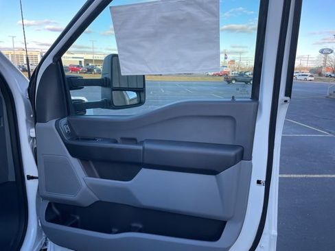 New 2025 Ford F350 XL w/ XL Chrome Package image 46