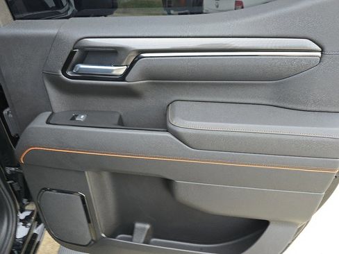 Used 2025 GMC Sierra 1500 AT4 w/ Technology Package image 12