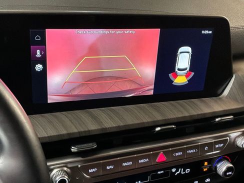 Used 2023 Kia Telluride EX w/ EX Captain's Chair Package image 3