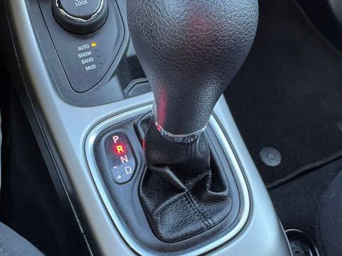 Used 2018 Jeep Compass Sport w/ Tech Group image 23