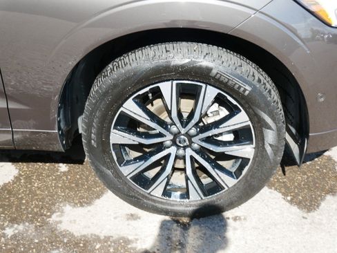 Certified 2025 Volvo XC60 B5 Plus AWD/4WD image 9