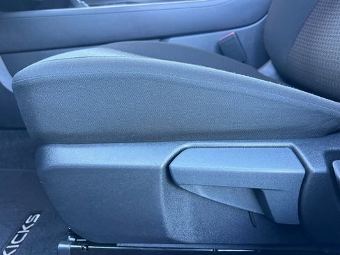 Certified 2025 Nissan Kicks S image 14