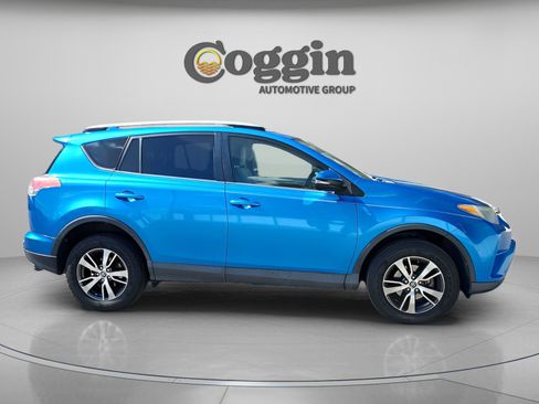 Used 2018 Toyota RAV4 XLE image 7