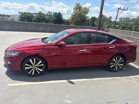 Used 2019 Nissan Altima 2.5 Platinum AWD/4WD image 2