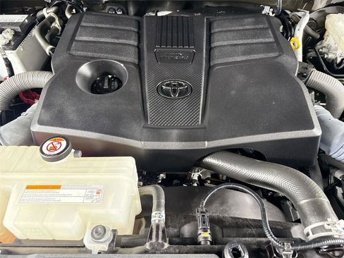 Used 2023 Toyota Tundra SR5 w/ SR5 Premium Package RWD image 42