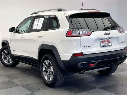 Used 2019 Jeep Cherokee Trailhawk w/ Cold Weather Group AWD/4WD image 10