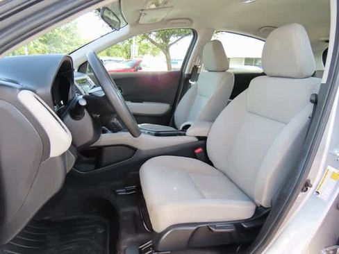 Certified 2022 Honda HR-V LX image 12