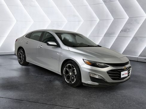 Used 2022 Chevrolet Malibu LT FWD image 1