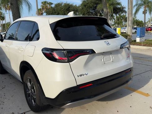 Used 2024 Honda HR-V EX-L image 8