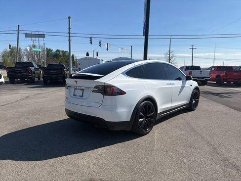 Used 2018 Tesla Model X 100D image 6